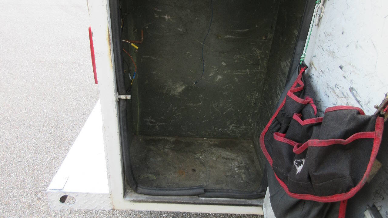 Used 2007 Ford F550 2WD Regular Cab Super Duty image 26