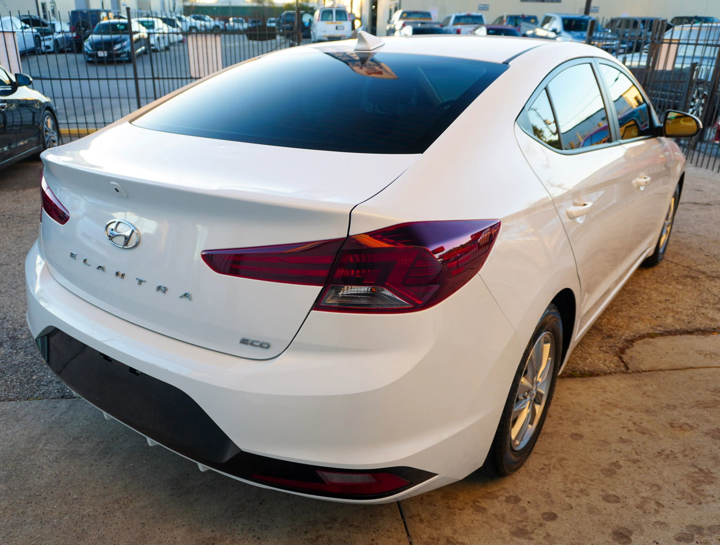 Used 2020 Hyundai Elantra ECO image 7