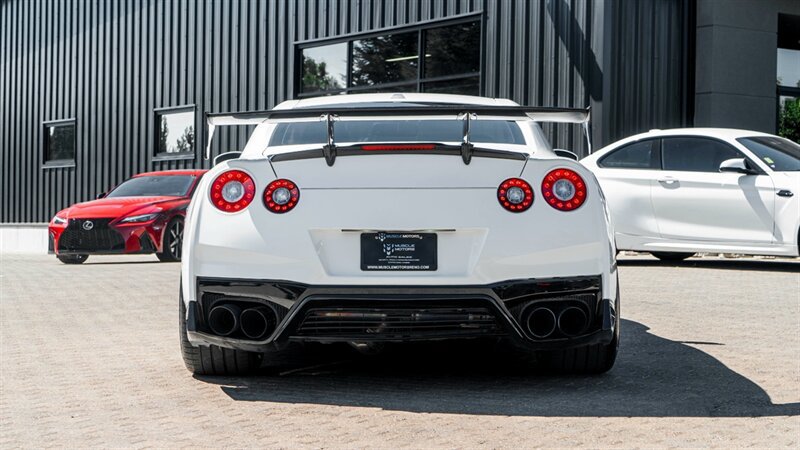 Used 2010 Nissan GT-R Premium AWD/4WD image 6