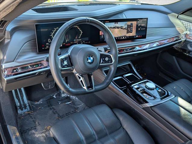 Used 2023 BMW 760i xDrive w/ Executive Package image 10