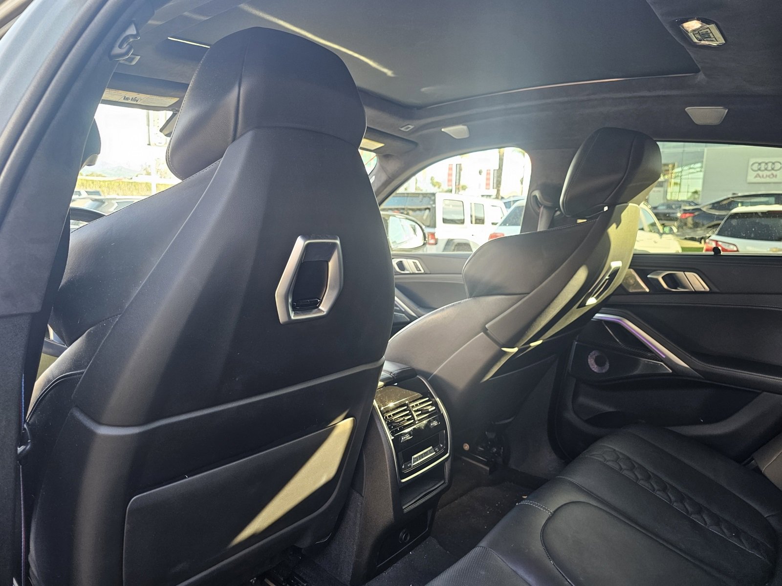 Used 2024 BMW X6 M Competition w/ Executive Package image 7