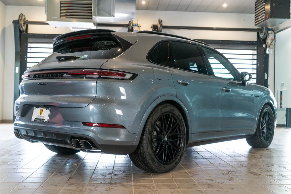 New 2026 Porsche Cayenne Turbo AWD/4WD image 10