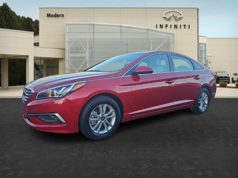 Used 2017 Hyundai Sonata SE image 1