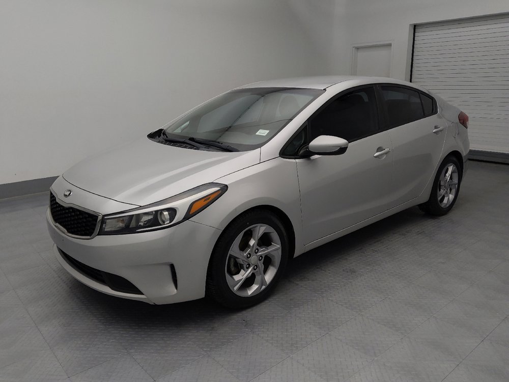 Used 2017 Kia Forte LX image 2