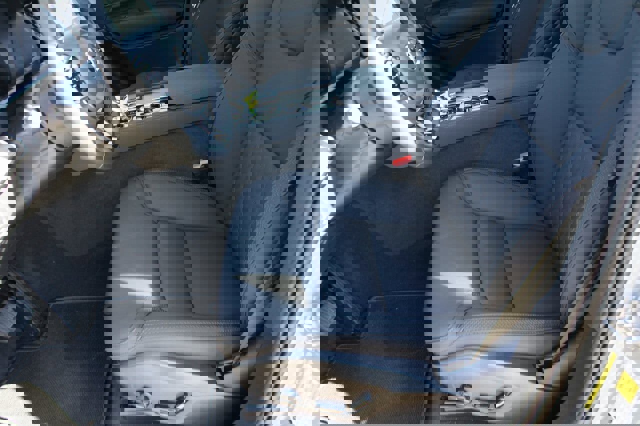 New 2025 Volvo XC90 T8 Plus w/ Protection Package Premier image 15