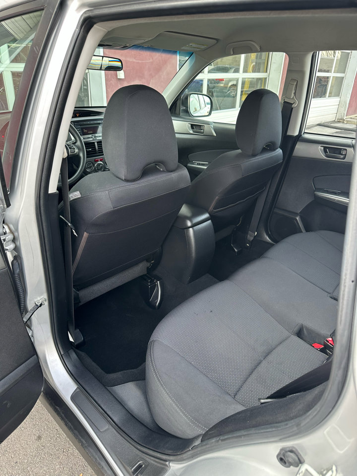 Used 2011 Subaru Forester 2.5X w/ Alloy Wheel Value Pkg image 4