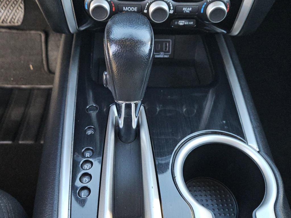 Used 2020 Nissan Pathfinder SV image 13