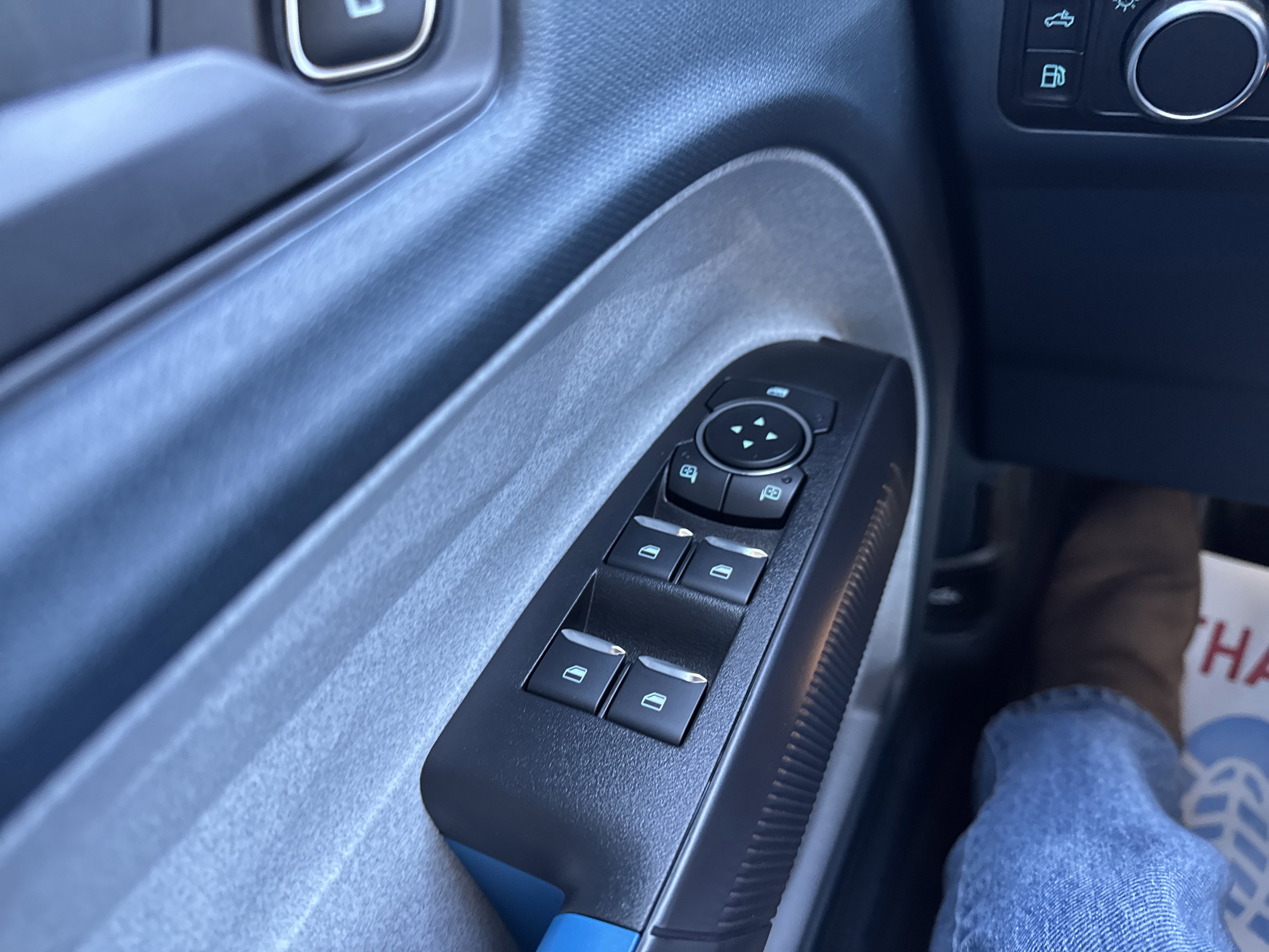 New 2025 Ford Maverick XLT image 34