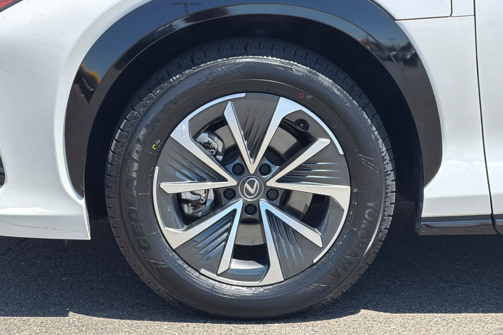Certified 2024 Lexus RZ 300e Premium w/ Accessory Package (Z1) FWD image 30