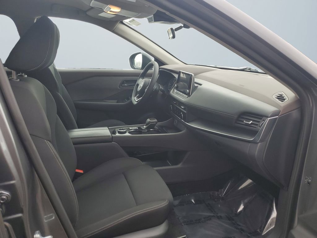 Used 2023 Nissan Rogue S image 15