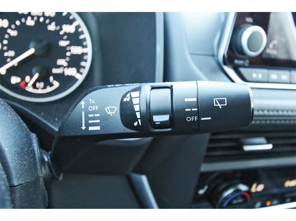 Used 2023 Nissan Rogue SV w/ SV Premium B Package image 14