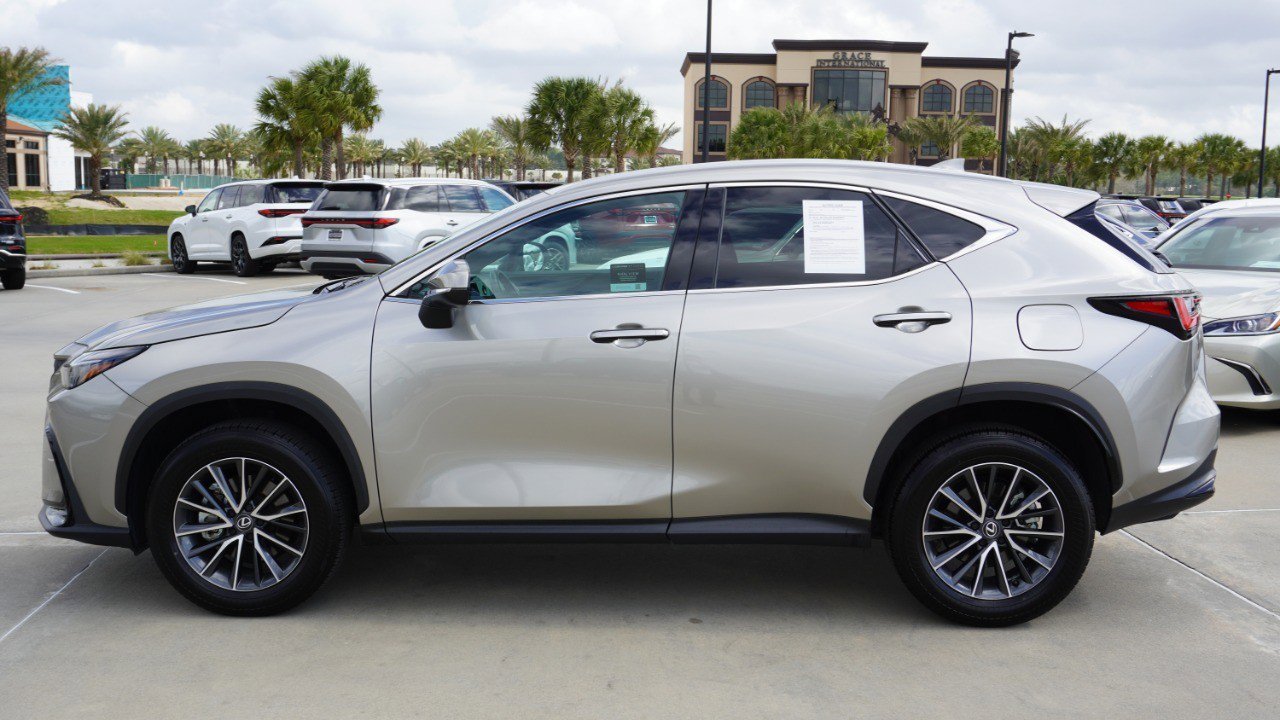 Used 2025 Lexus NX 250 FWD w/ Towing Package (2000 Lbs) image 5