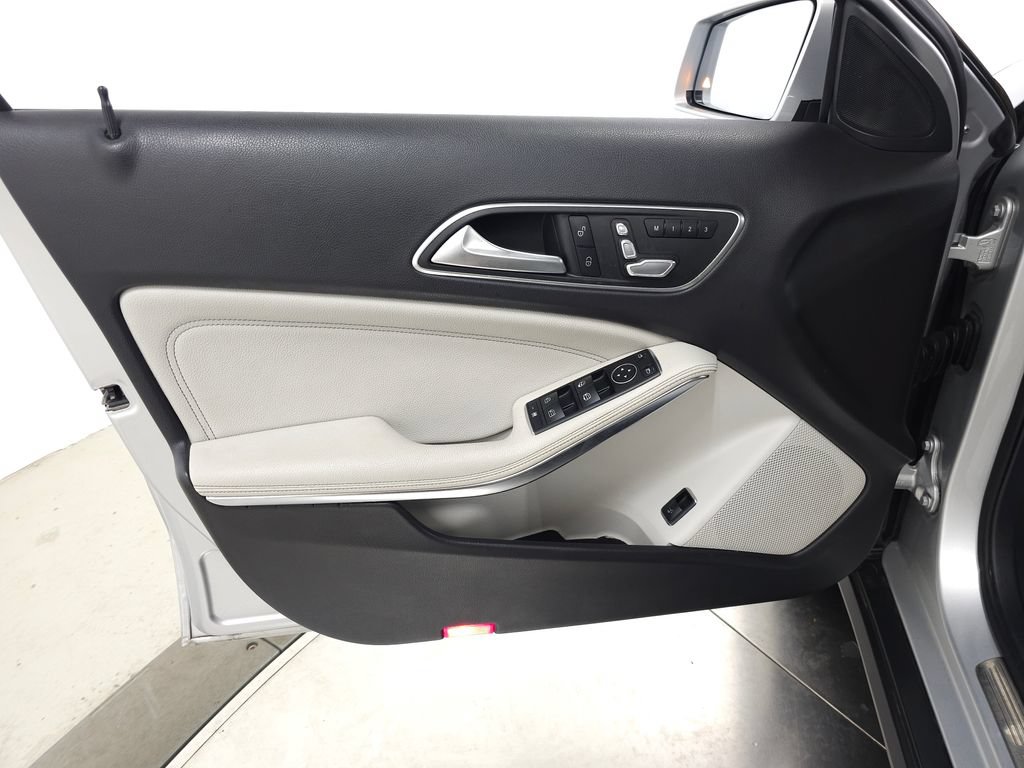 Used 2020 Mercedes-Benz GLA 250 4MATIC image 15
