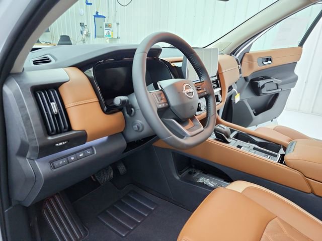 New 2026 Nissan Pathfinder Platinum image 18
