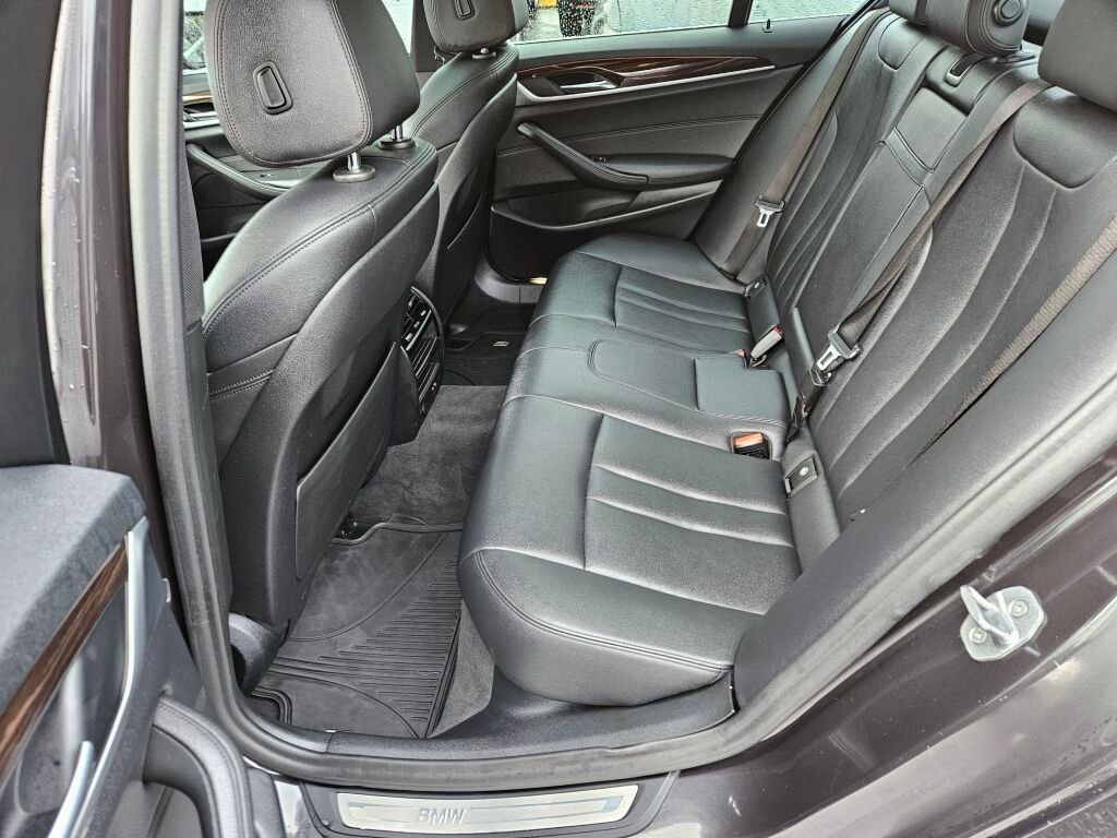 Used 2020 BMW 530i xDrive w/ Convenience Package image 13