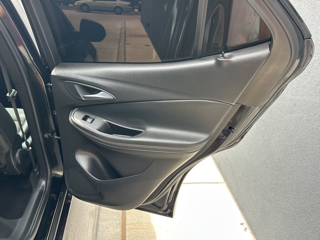 Used 2022 Buick Encore GX Select w/ Sport Touring Package FWD image 14