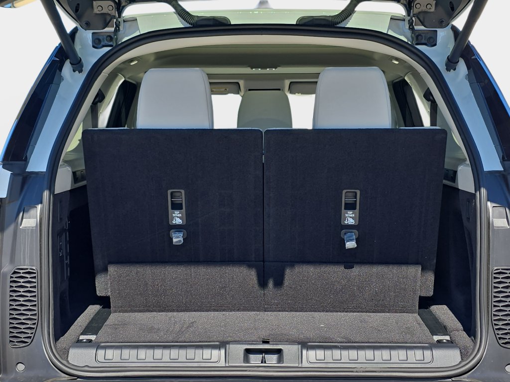 New 2026 Land Rover Discovery S AWD/4WD image 15