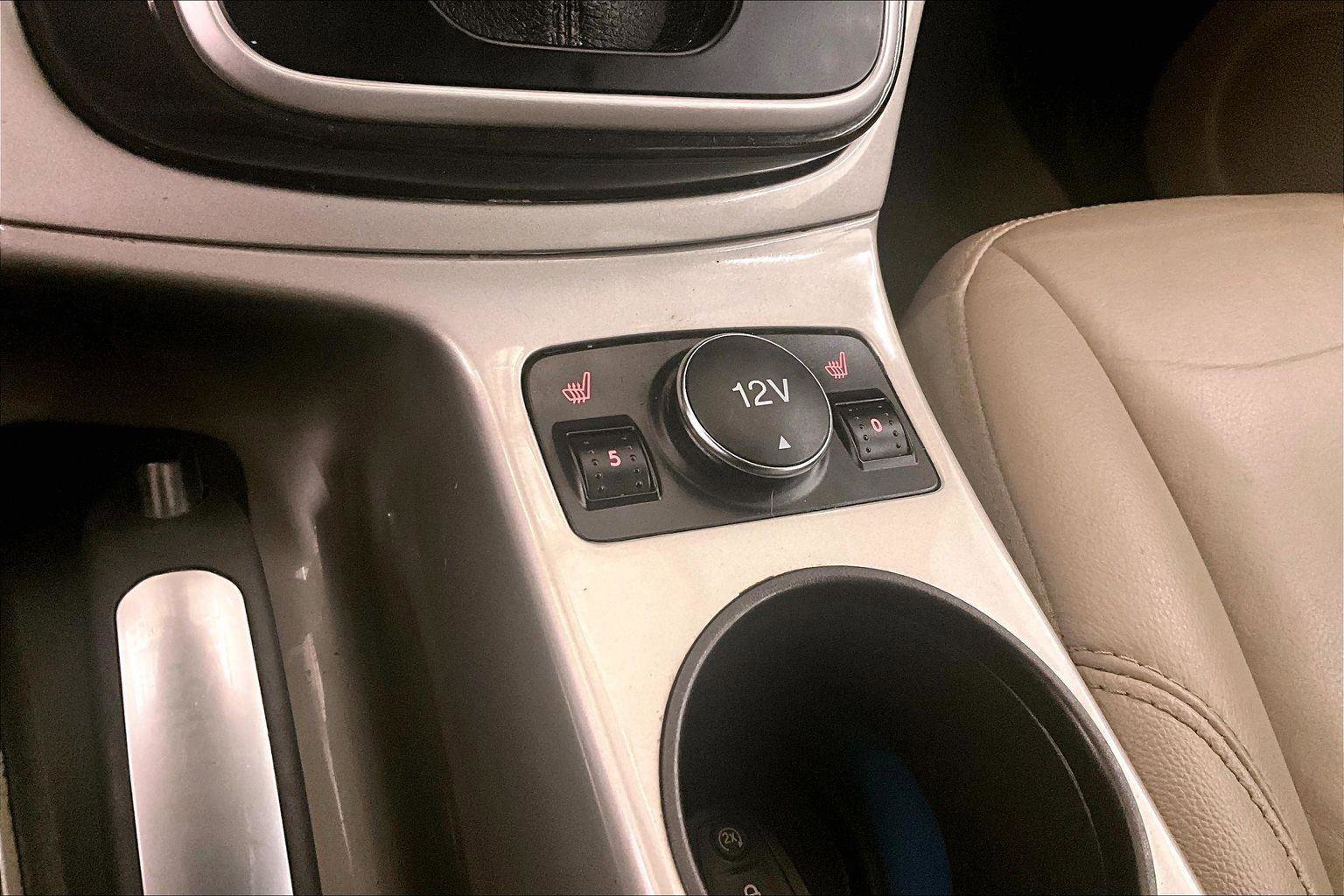 Used 2015 Ford C-MAX Energi SEL w/ Equipment Group 302A image 32