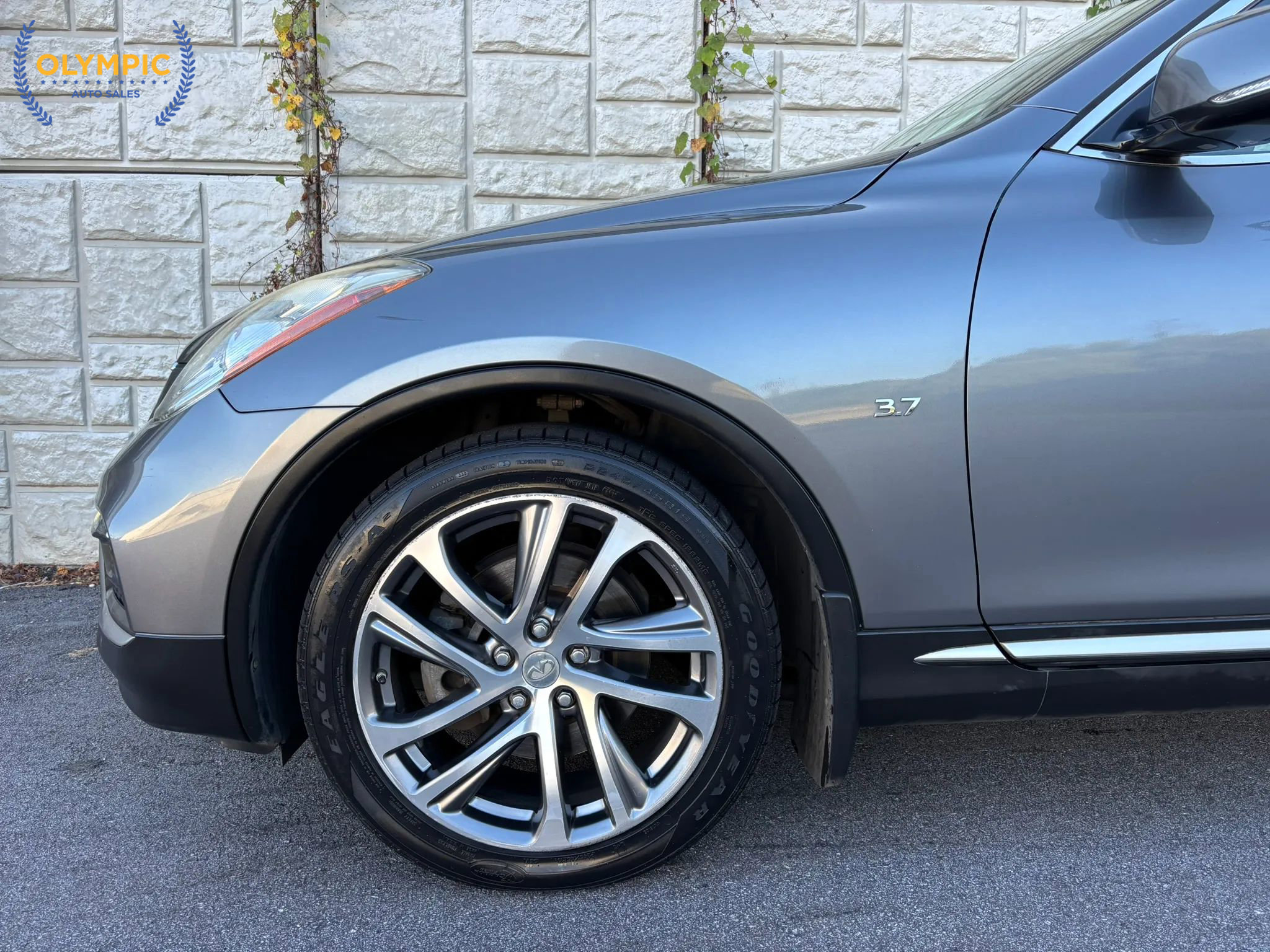 Used 2016 INFINITI QX50 AWD w/ Deluxe Touring Package image 9