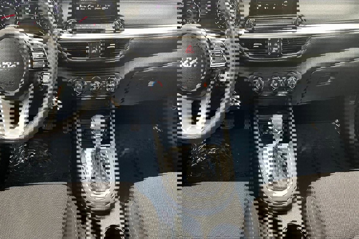 Used 2022 Kia Forte LXS image 28