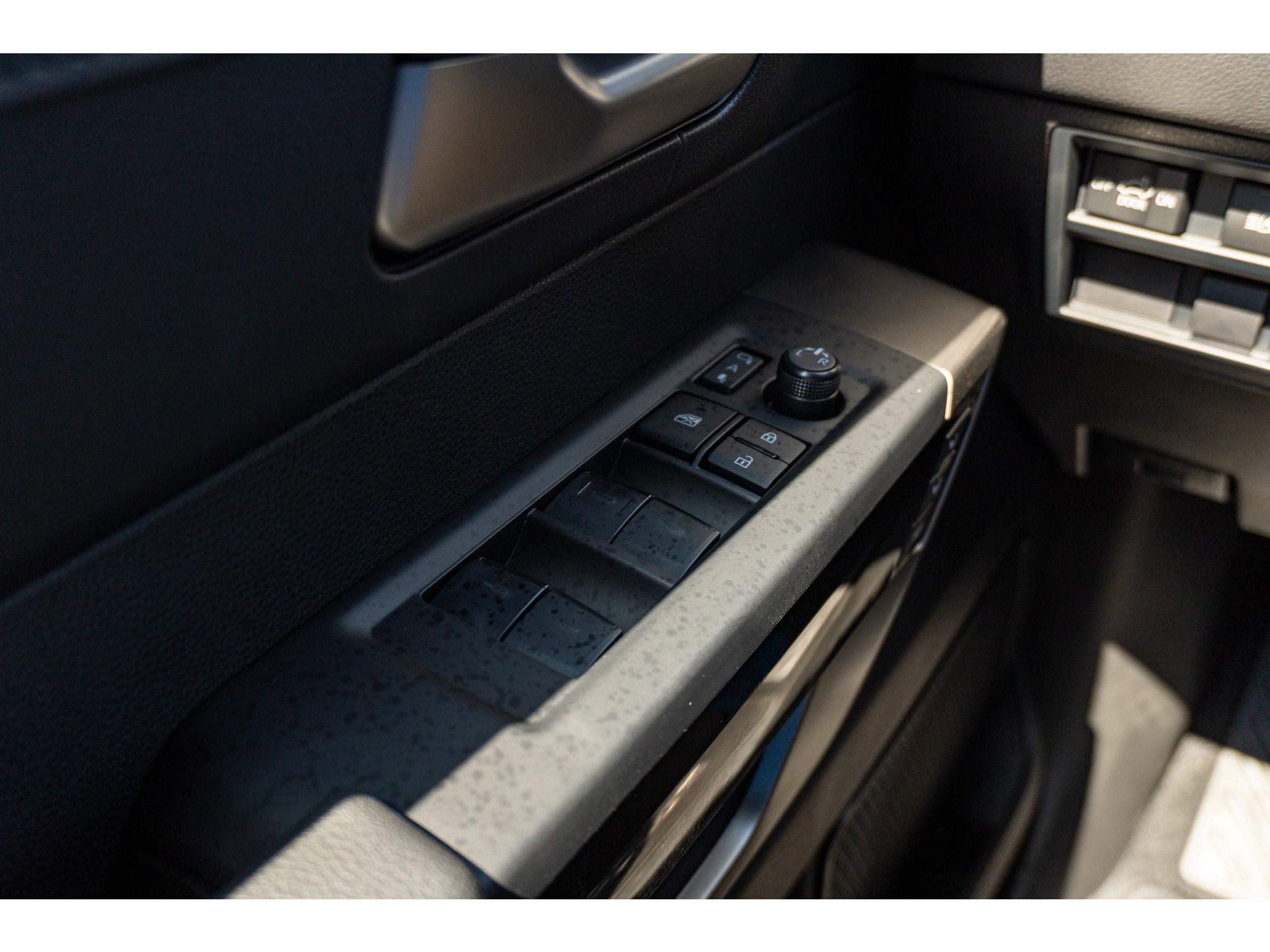 New 2026 Toyota Tundra Limited AWD/4WD image 27