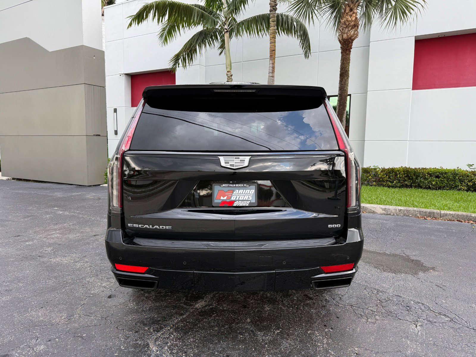 Used 2021 Cadillac Escalade Sport Platinum AWD/4WD image 16