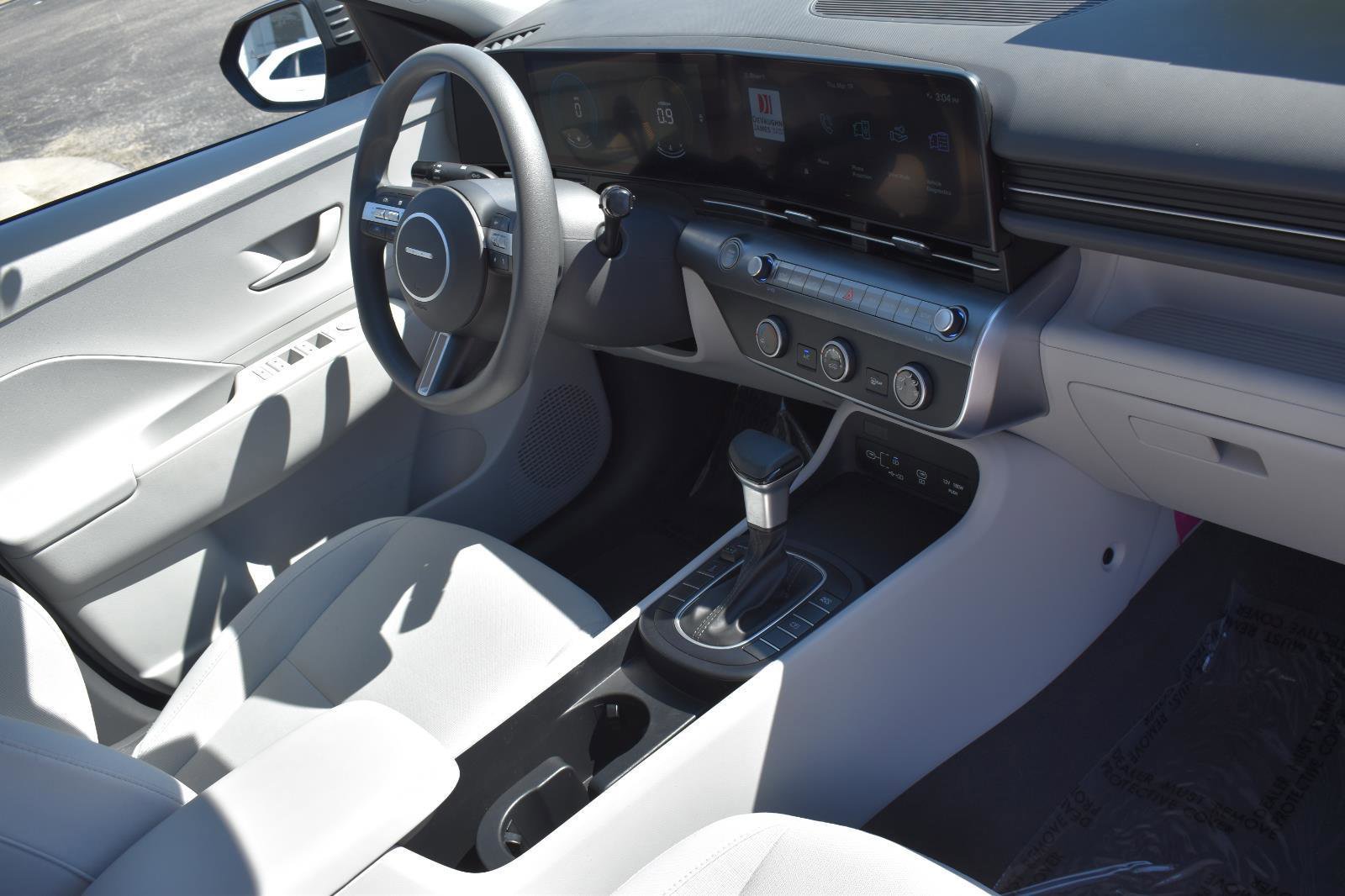 Used 2024 Hyundai Kona SE image 13