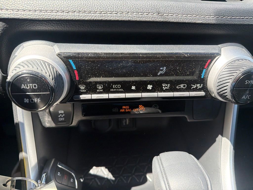 Used 2025 Toyota RAV4 LE AWD/4WD image 12