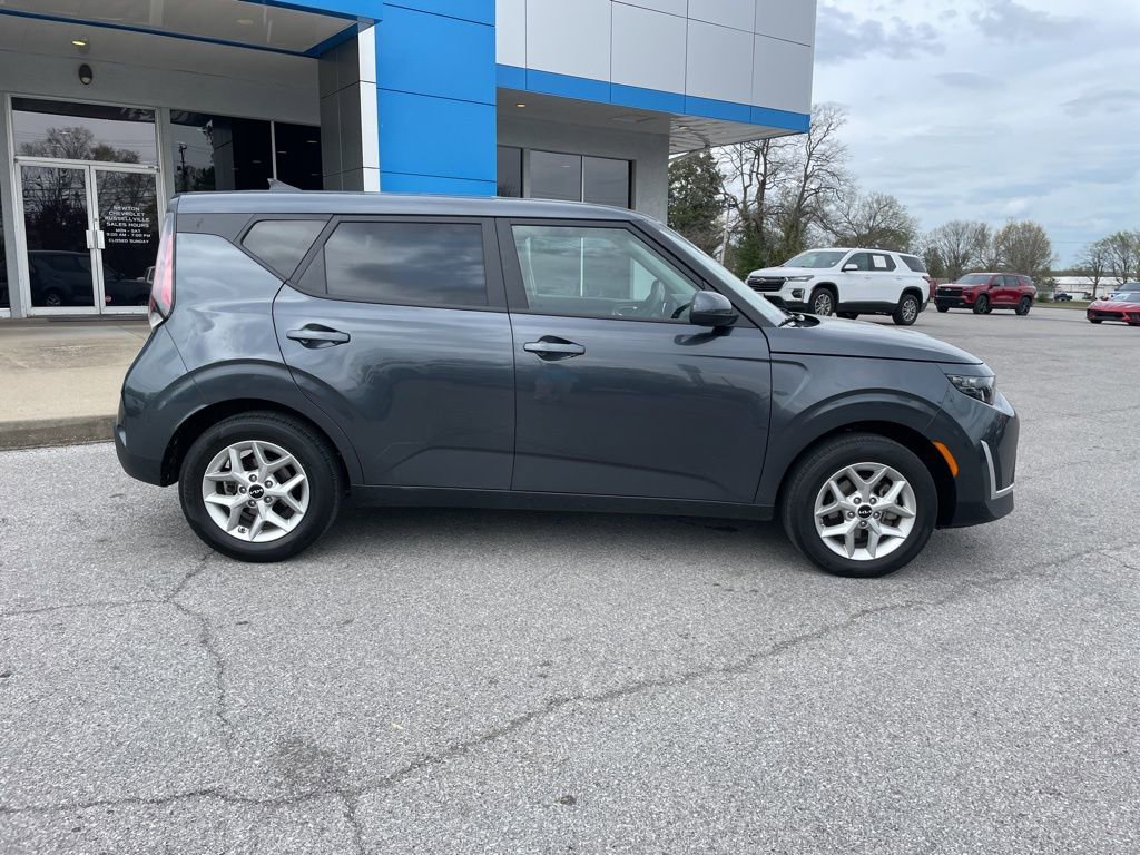Used 2025 Kia Soul LX w/ LX Technology Package image 9