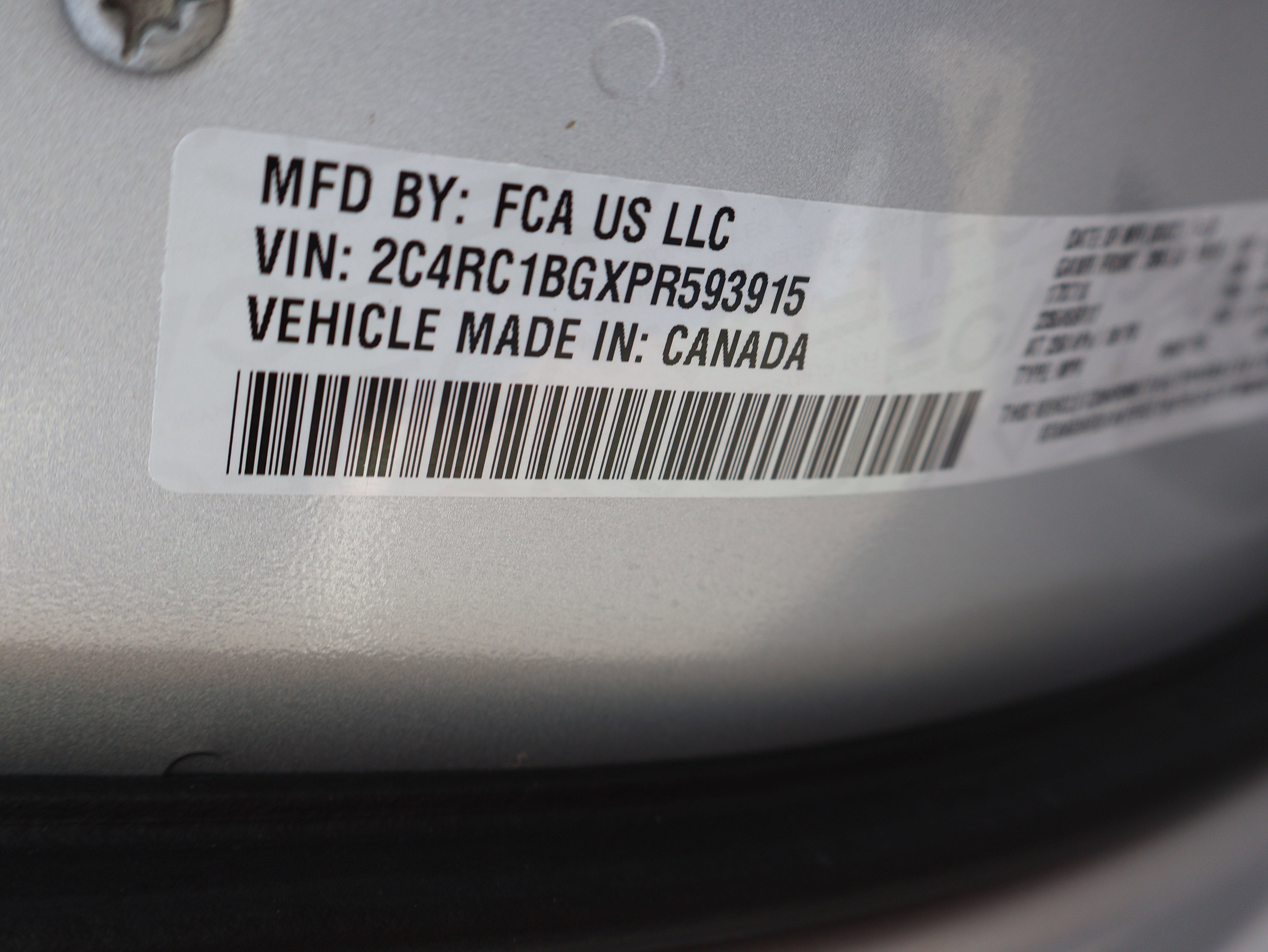 Used 2023 Chrysler Pacifica Touring-L image 38