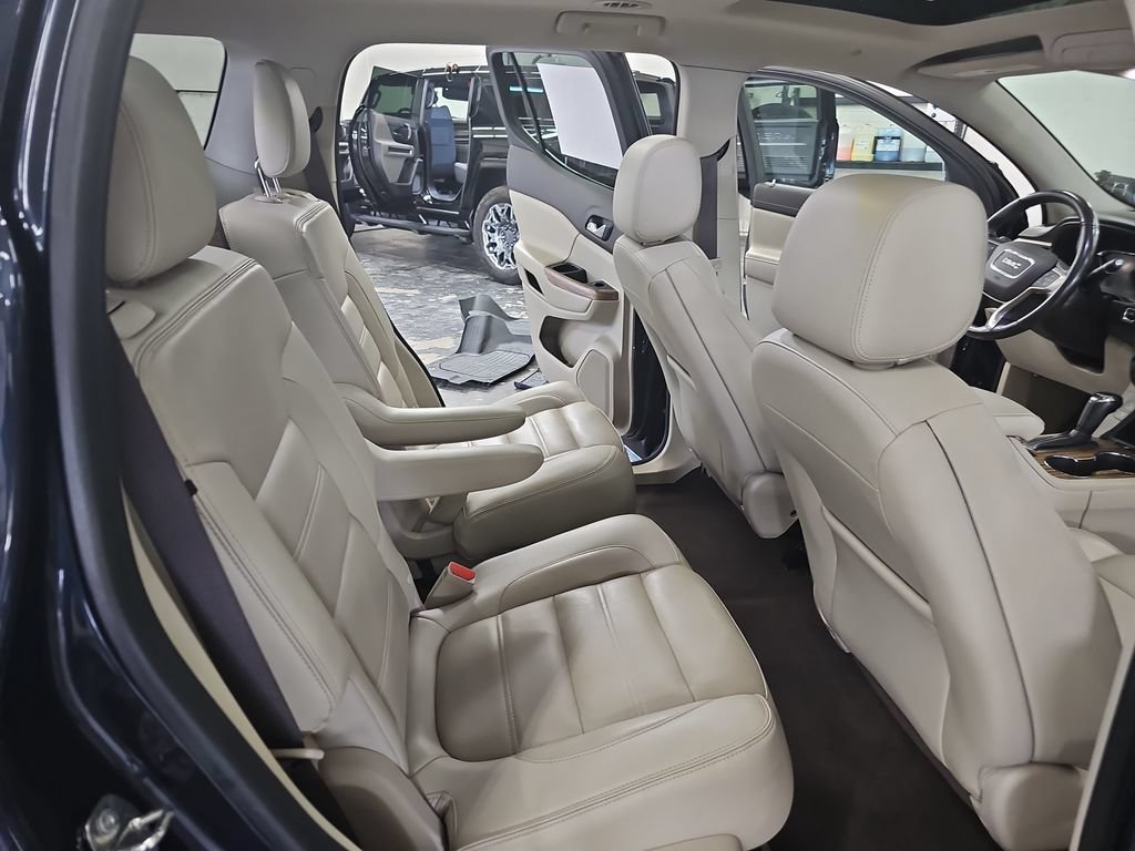 Used 2019 GMC Acadia Denali w/ Technology Package AWD/4WD image 11