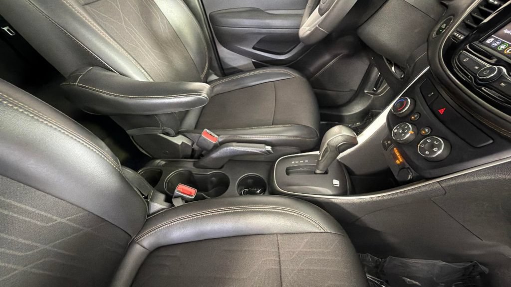 Used 2020 Chevrolet Trax LT w/ Driver Confidence Package FWD image 34