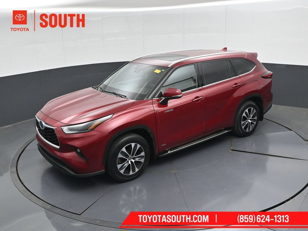 Used 2021 Toyota Highlander XLE AWD/4WD image 51