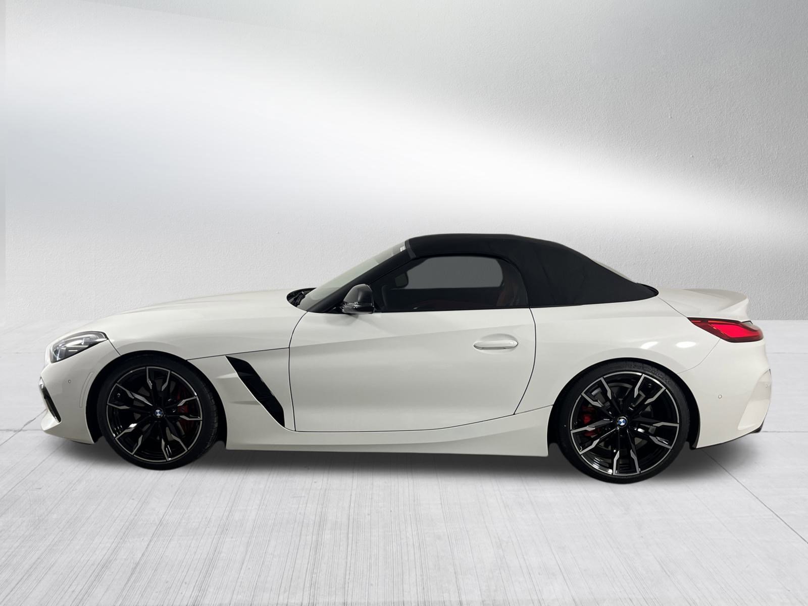 Used 2026 BMW Z4 M40i w/ Premium Package image 4