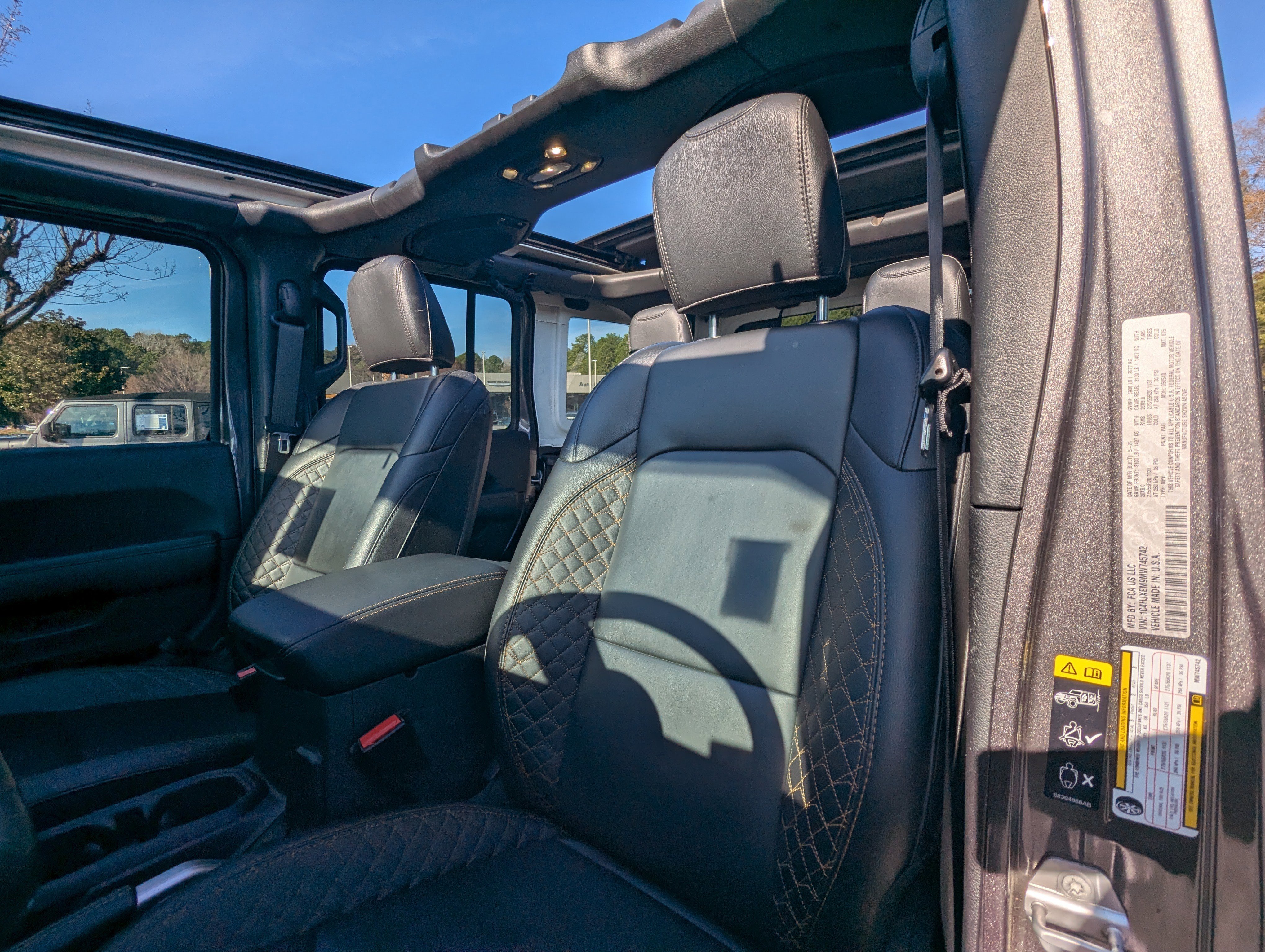 Used 2021 Jeep Wrangler Unlimited Sahara image 9