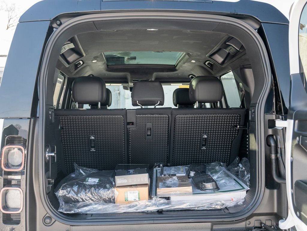 New 2025 Land Rover Defender 110 V8 image 25
