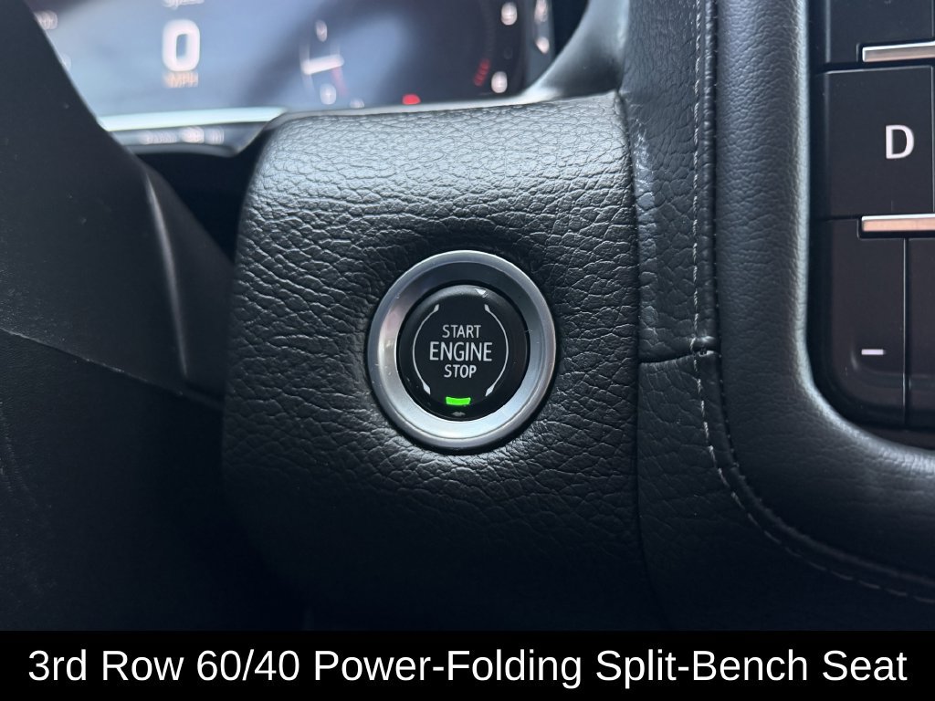 Used 2023 GMC Yukon Denali RWD image 28