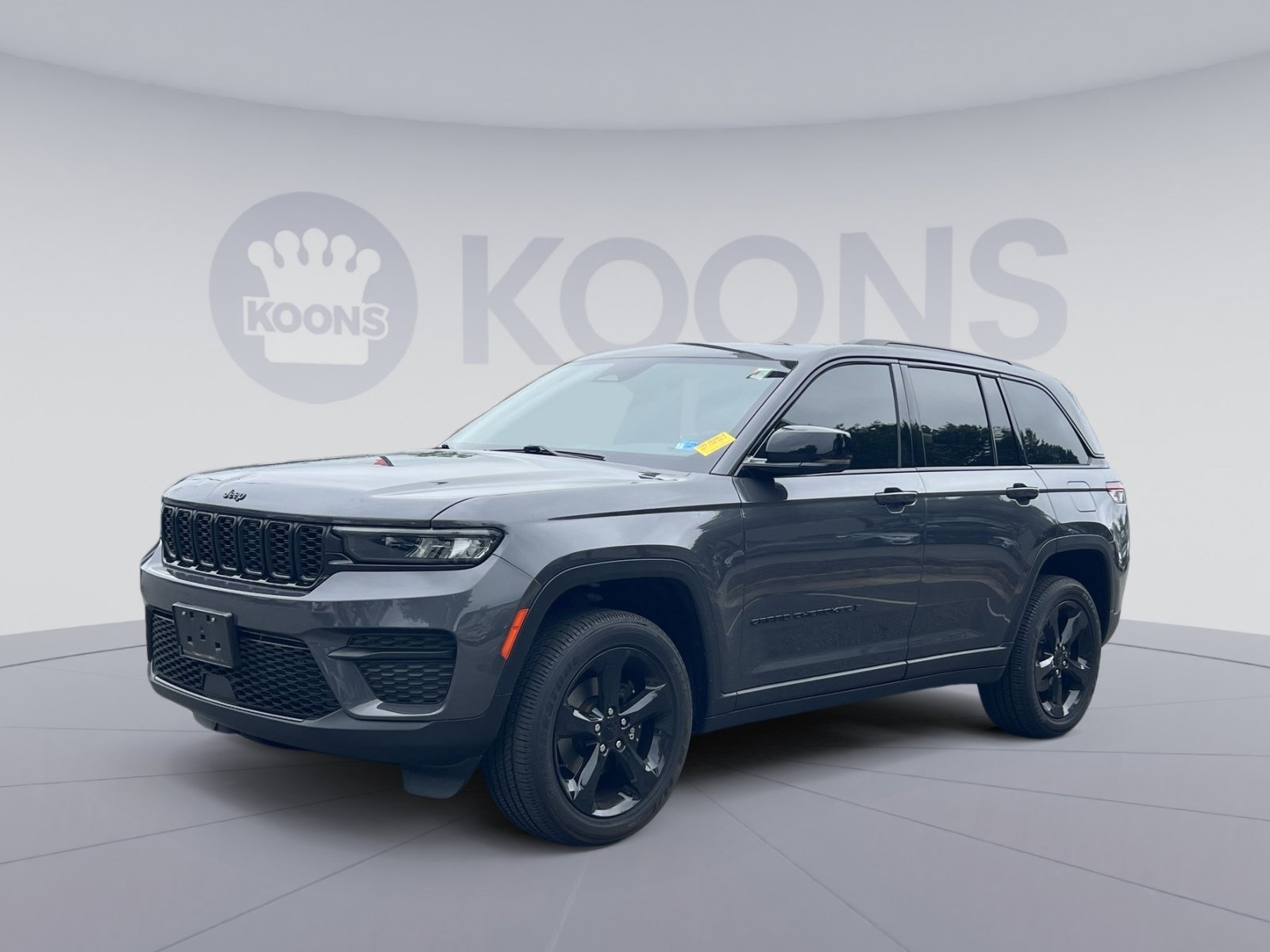 Used 2024 Jeep Grand Cherokee Altitude AWD/4WD image 1