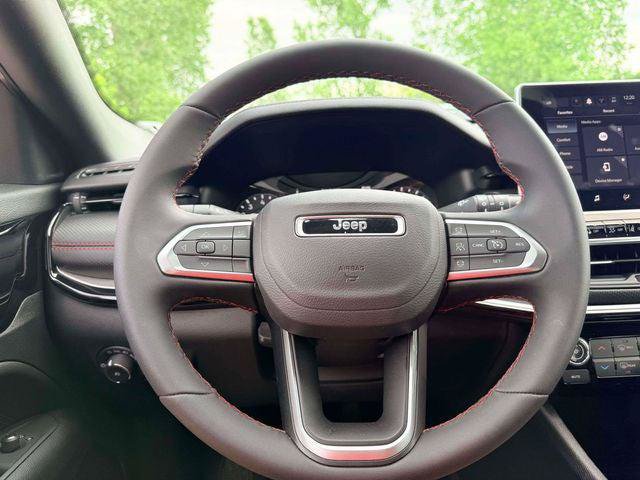 Certified 2025 Jeep Compass Trailhawk AWD/4WD image 21