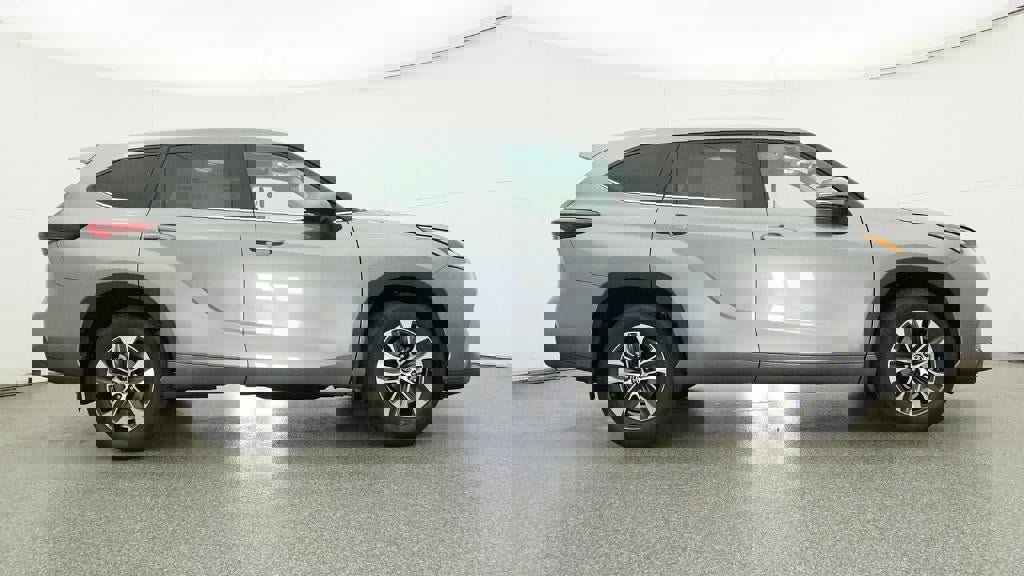 New 2026 Toyota Highlander XLE image 27
