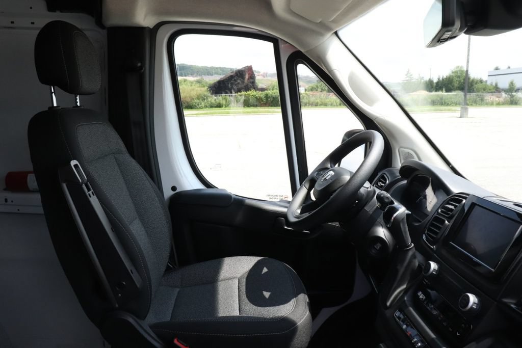 Used 2024 RAM ProMaster 3500 w/ Safety Group FWD image 11