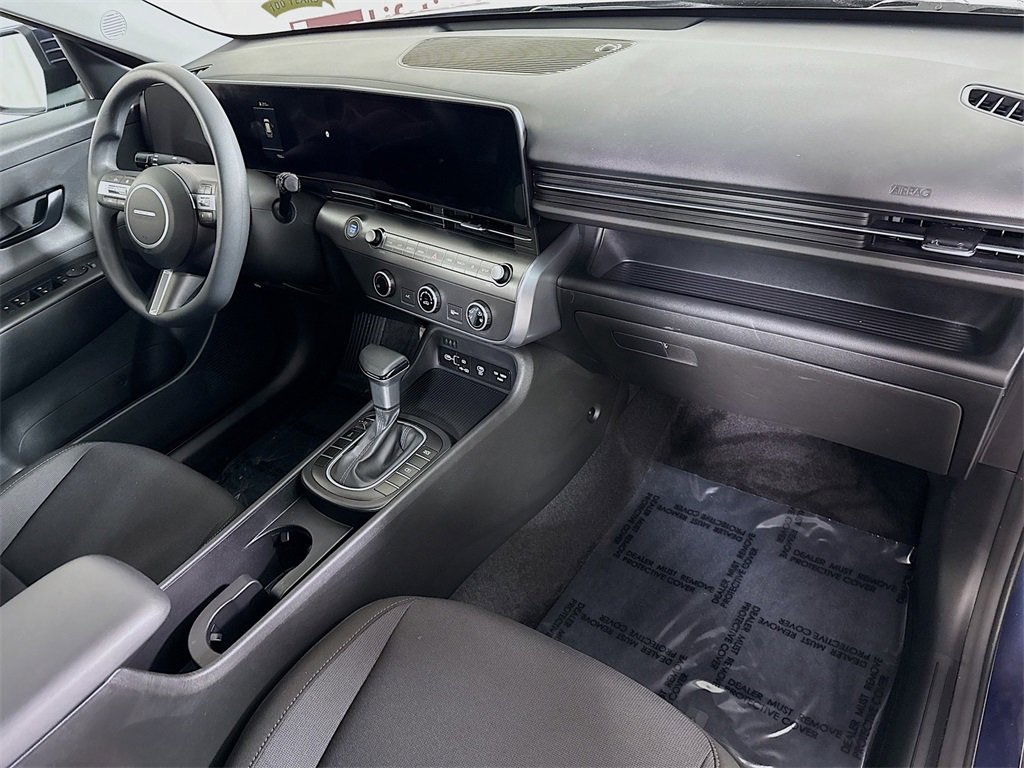 Certified 2025 Hyundai Kona SE image 32