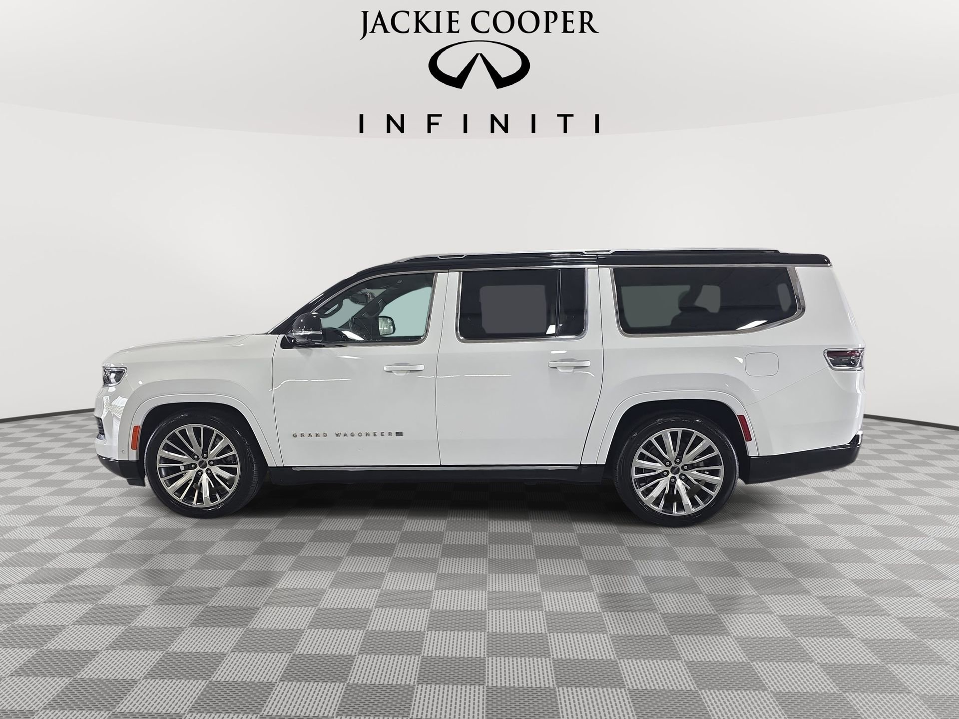 Used 2024 Jeep Grand Wagoneer L Series III image 8