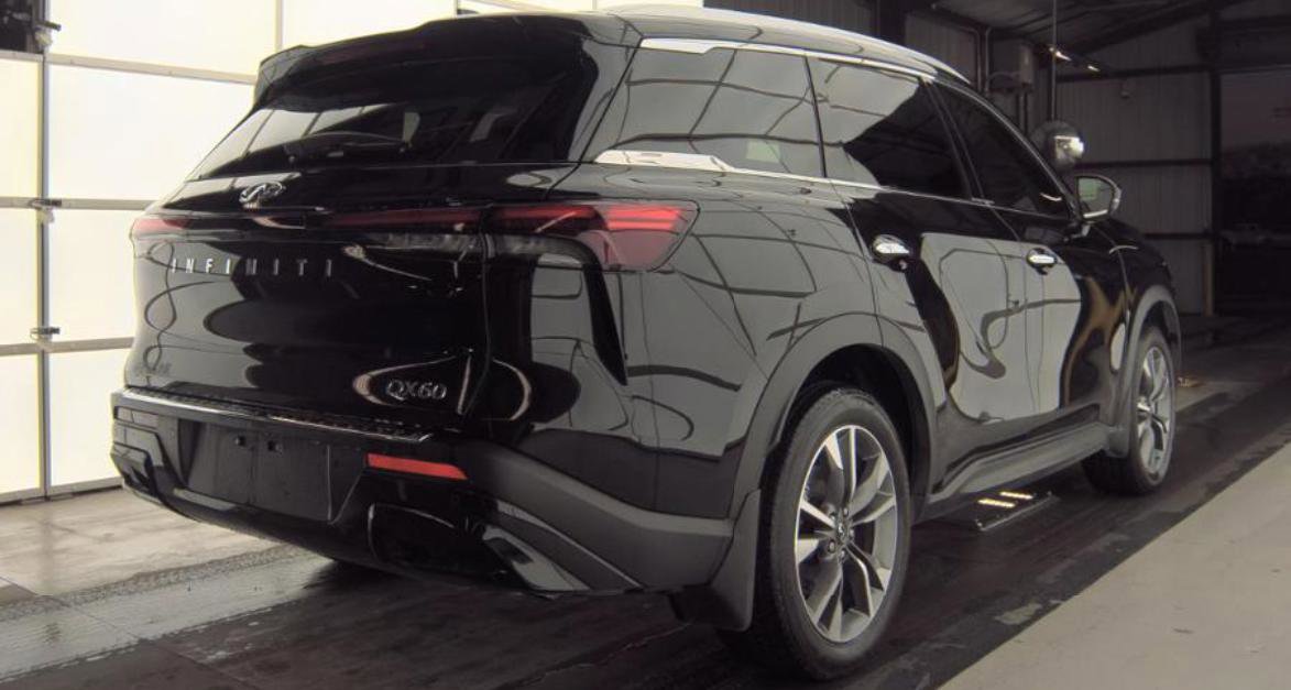 Certified 2023 INFINITI QX60 Luxe w/ Vision Package image 5