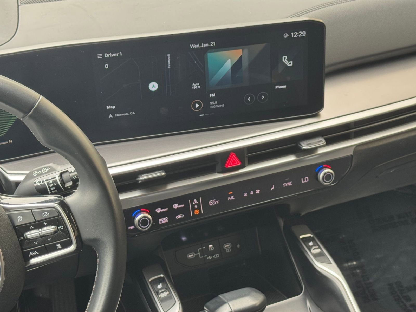 Used 2024 Kia Sorento S image 21