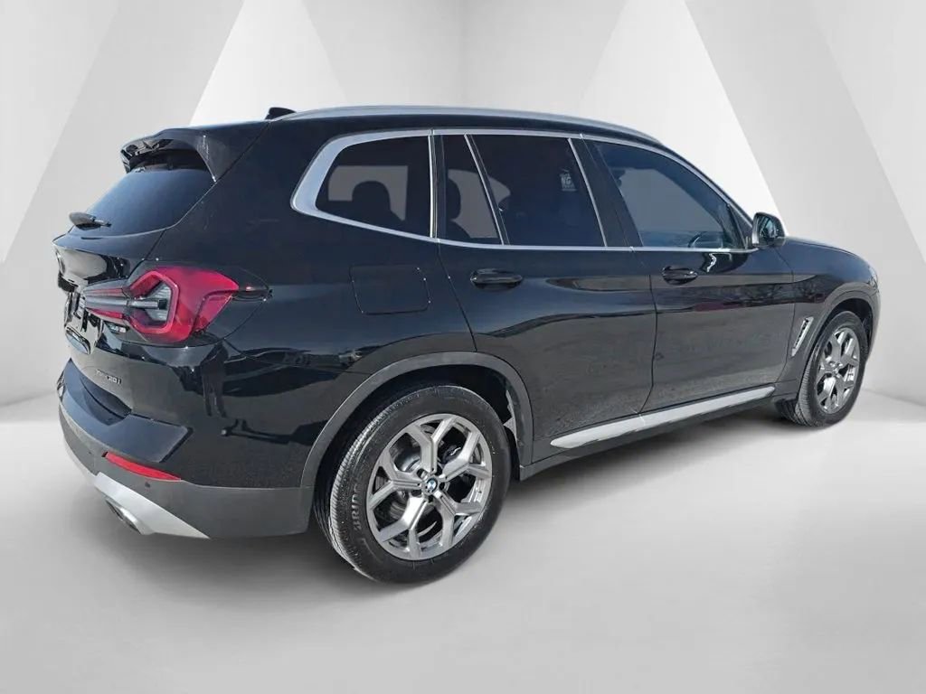 Used 2024 BMW X3 xDrive30i w/ Premium Essential Package image 7