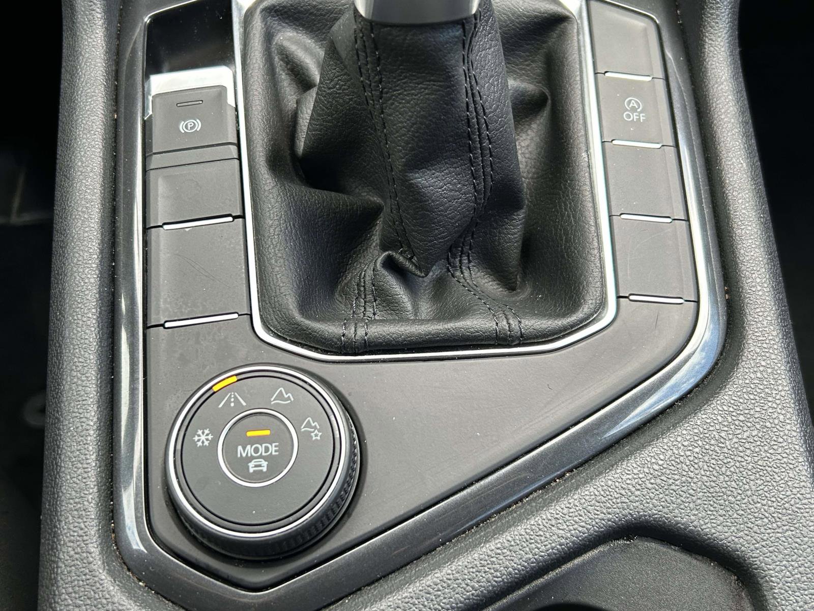 Used 2024 Volkswagen Tiguan Wolfsburg Edition image 28