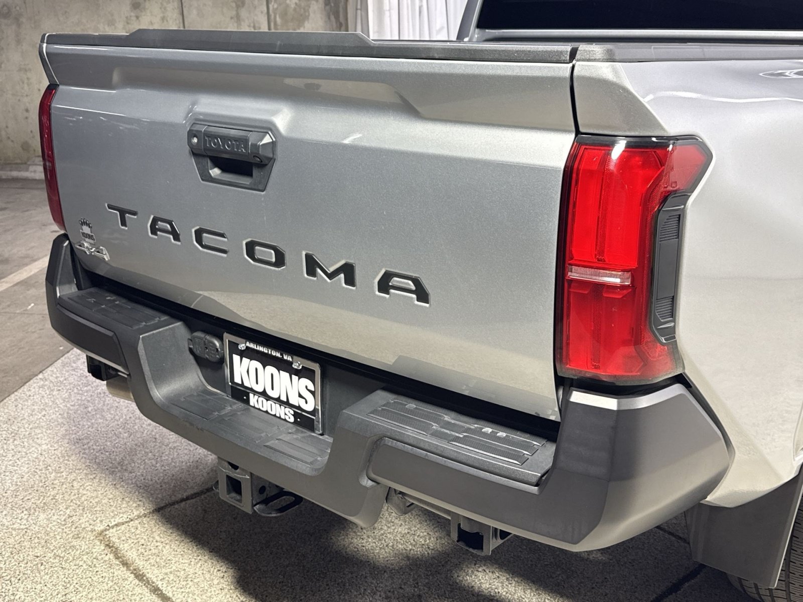 Used 2024 Toyota Tacoma SR AWD/4WD image 37