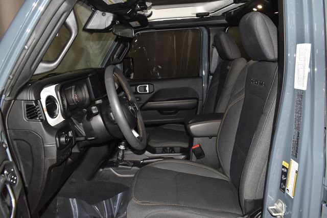 Used 2024 Jeep Wrangler Sahara image 12