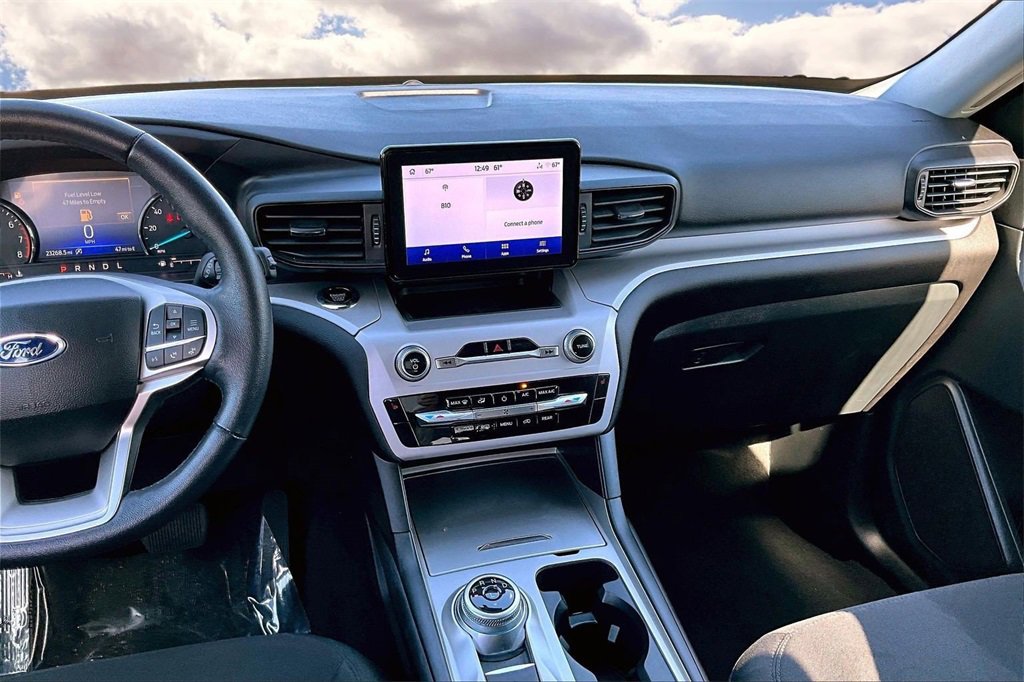 Used 2023 Ford Explorer XLT image 9